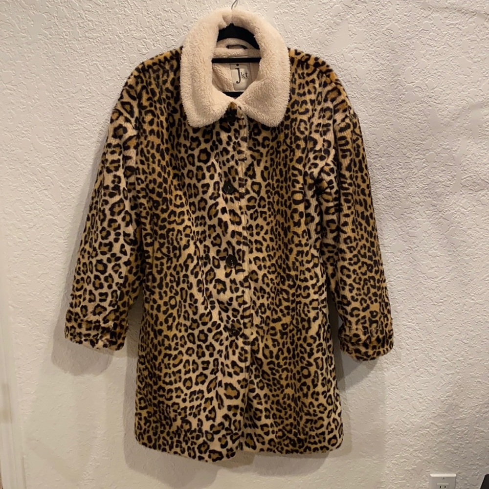 JKT Vegan Leopard Print Coat